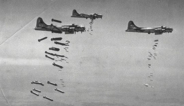 Allied bombing raid over Frankfurt am Main, 1943